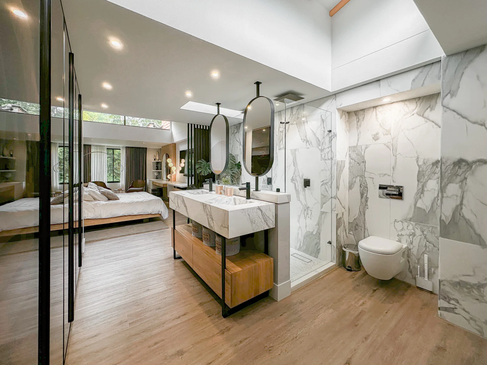 Casa Antigua – master bathroom with marble finishes