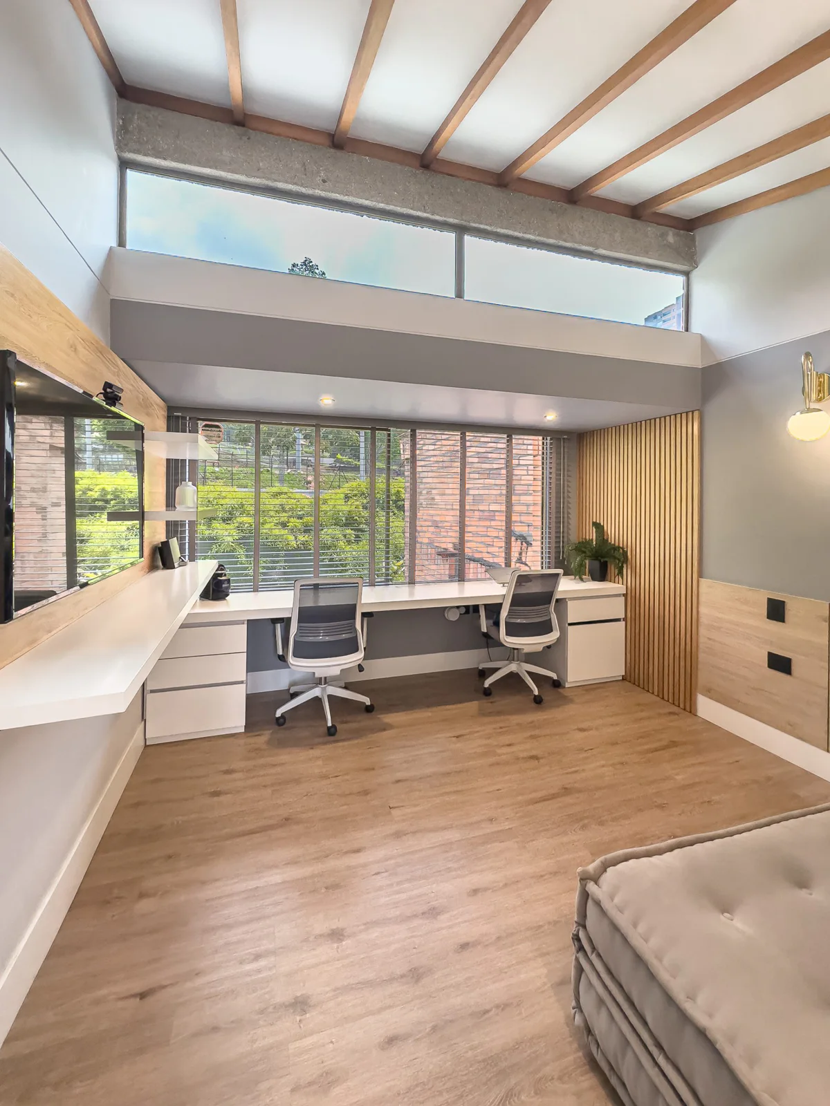 Casa Antigua – study with long built-in desk and large window