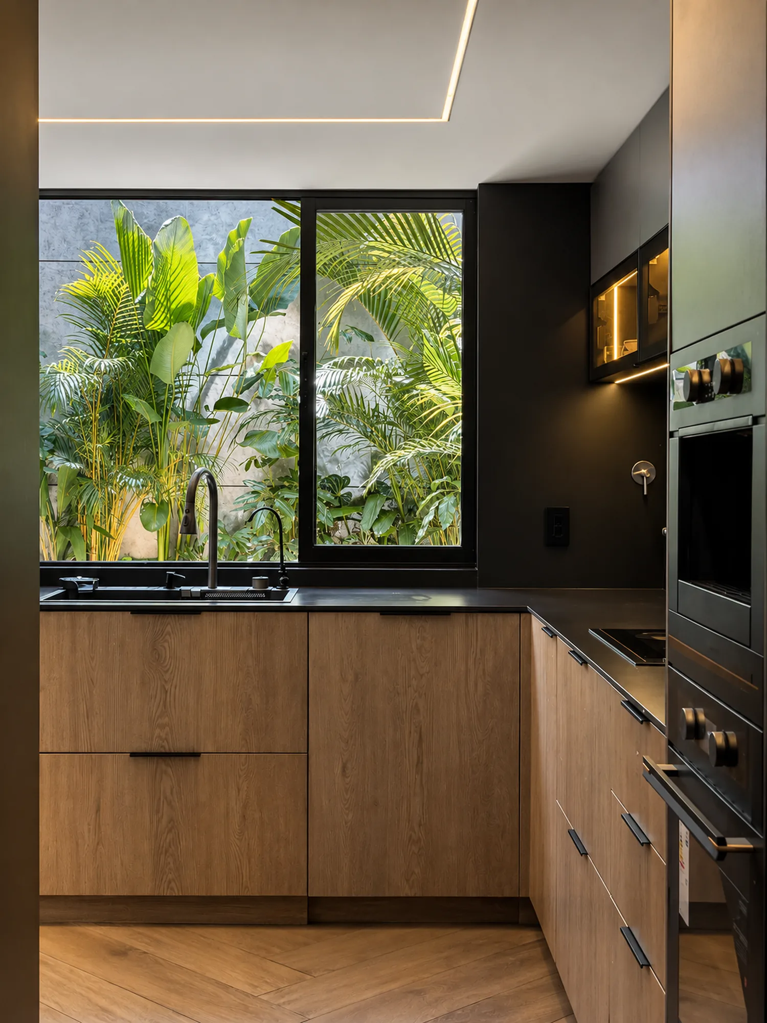 Casa Gascuña S&A – Kitchen countertop facing the garden window