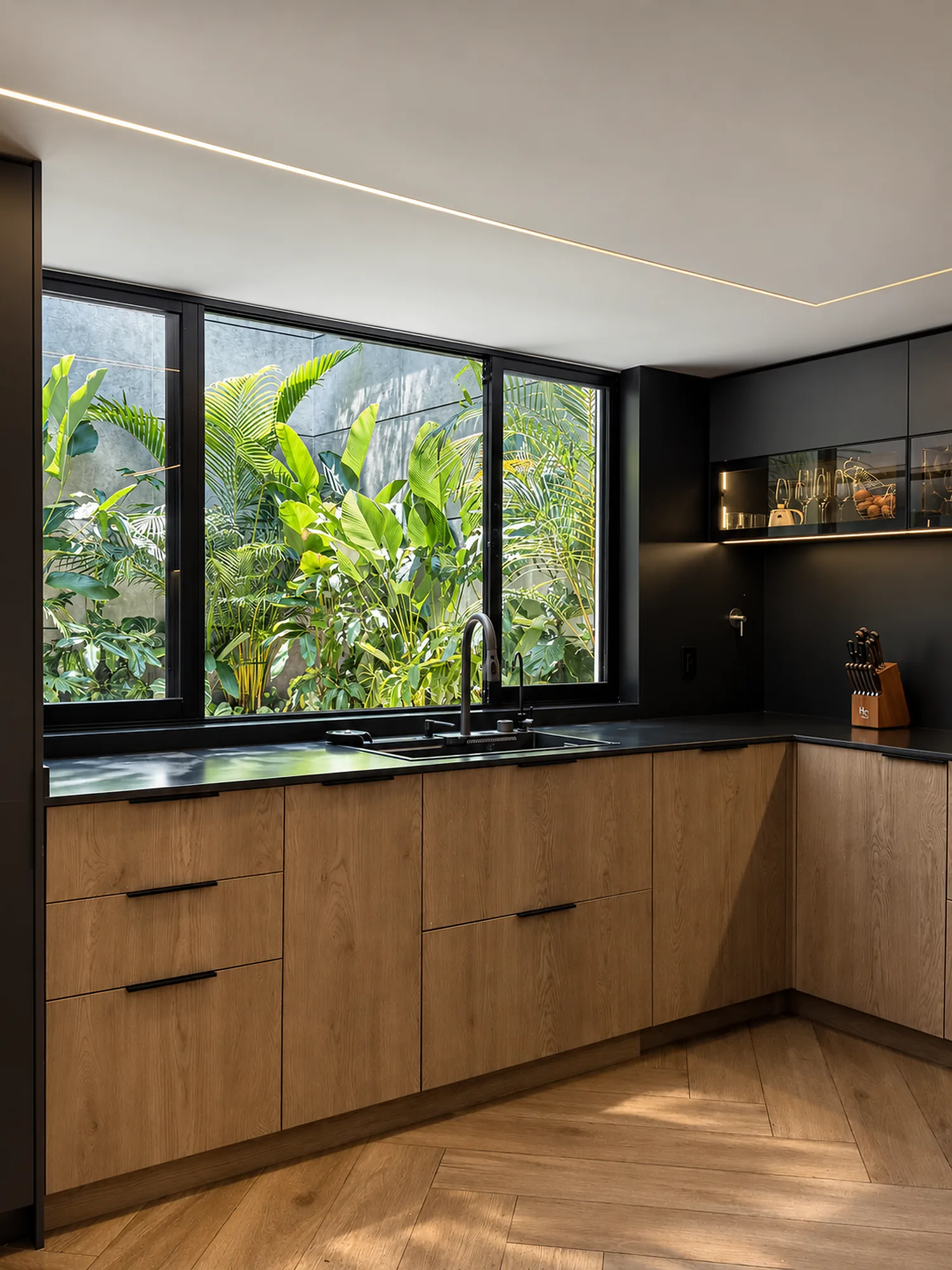 Casa Gascuña S&A – Kitchen countertops with wood cabinets