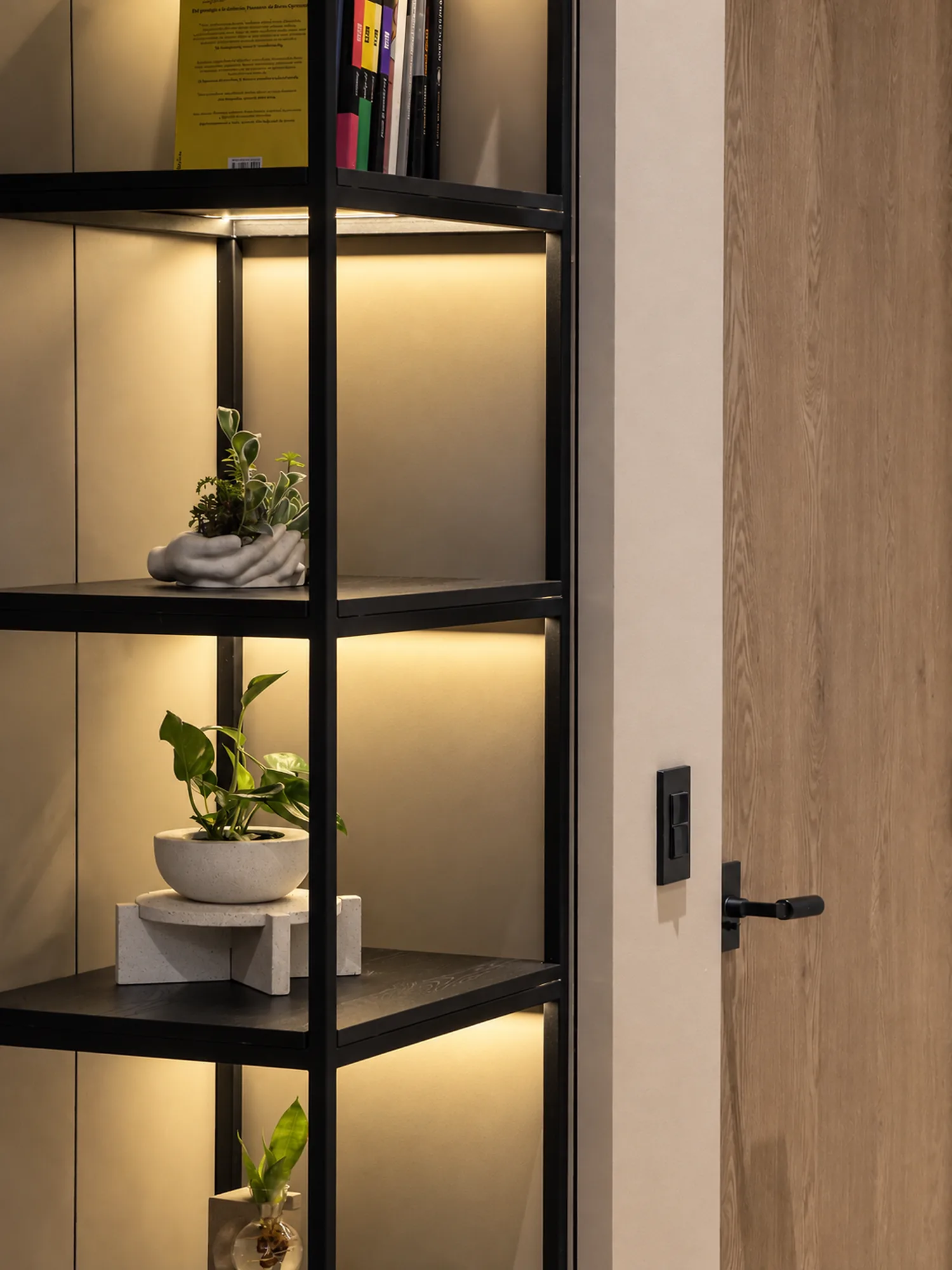 Casa Gascuña S&A – Shelving with integrated lighting on the second floor