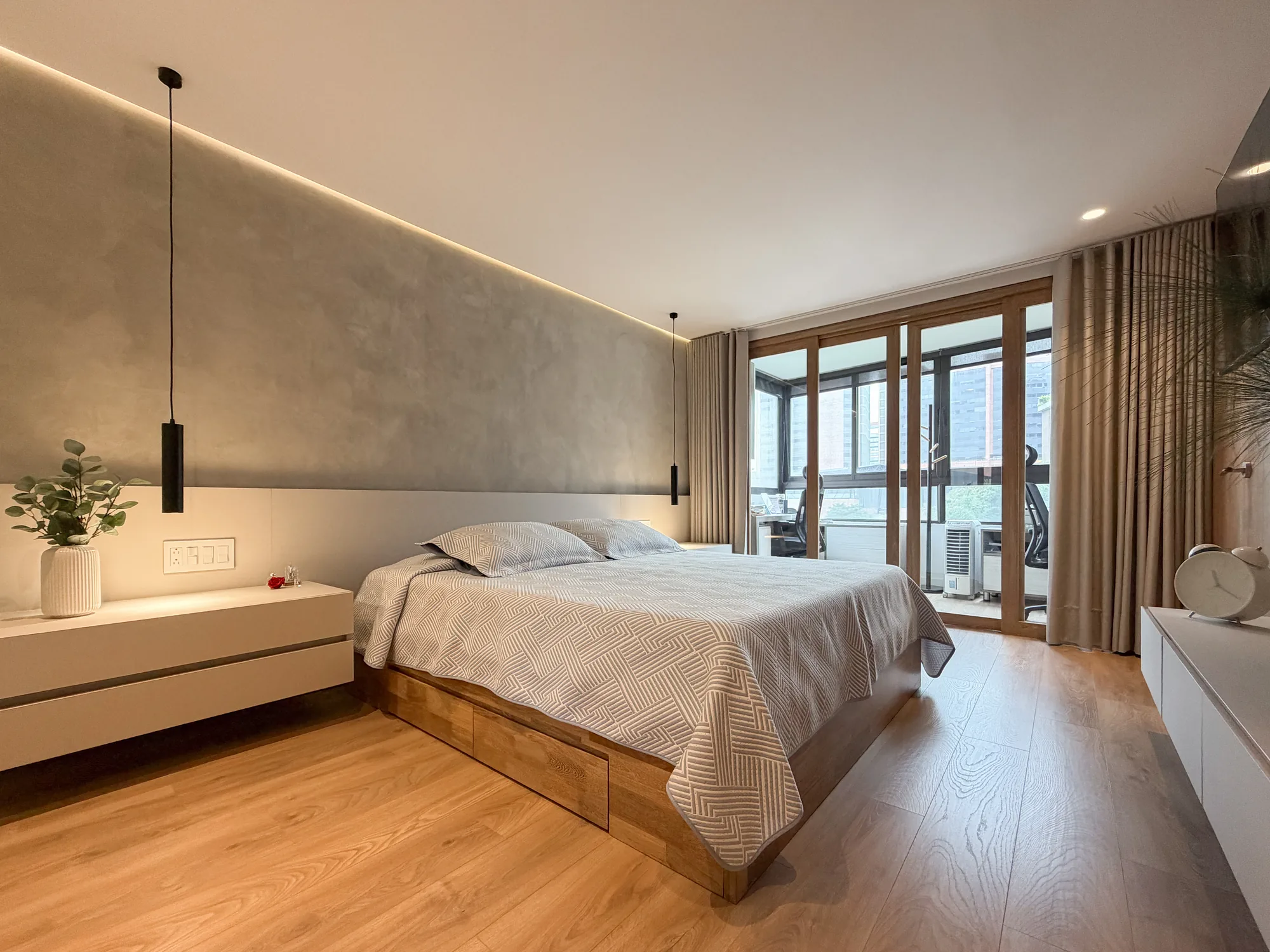 La Campiña W&D – Habitación principal con estuco mineral y luz indirecta