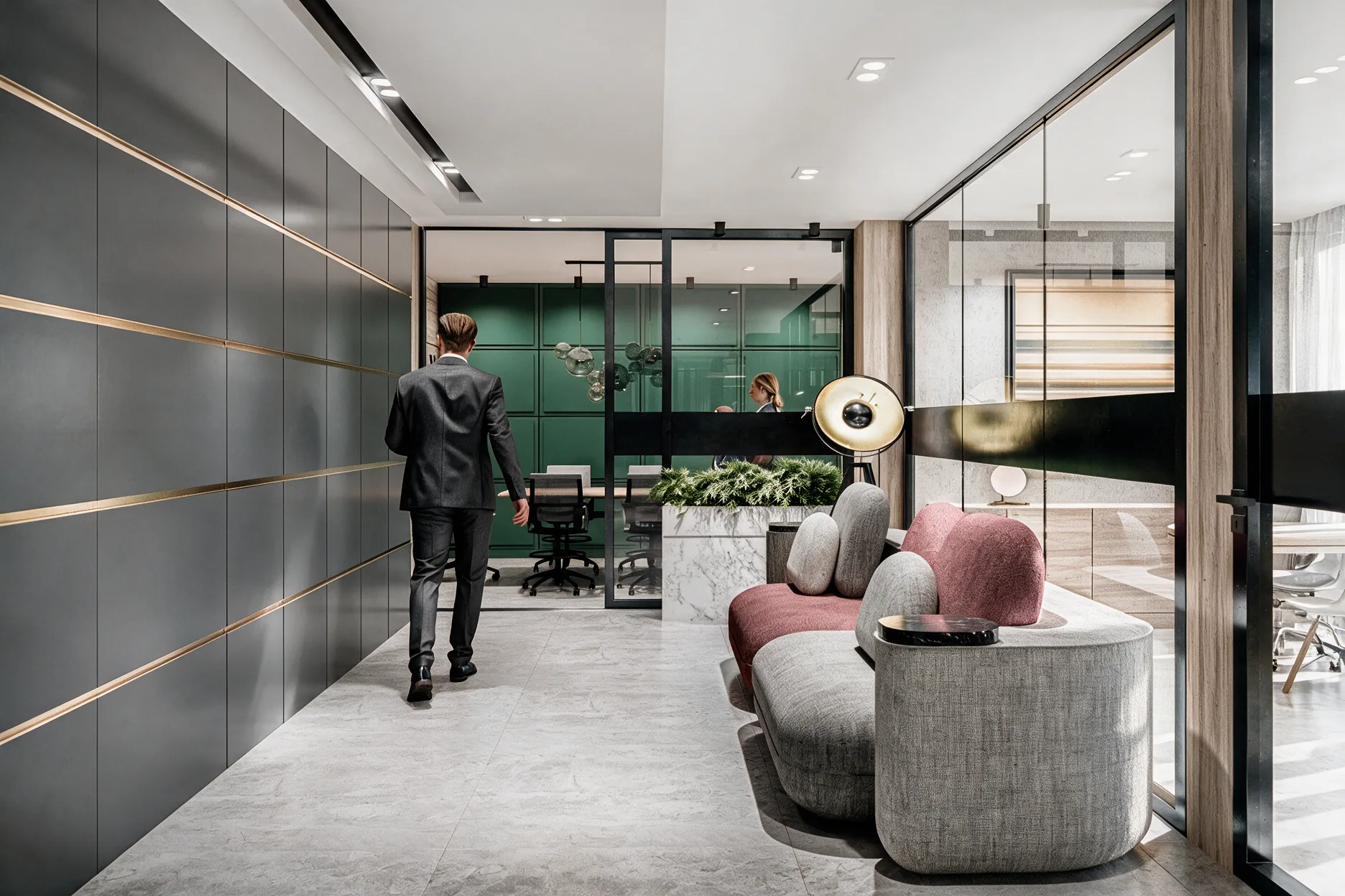 Villa & Asociados Offices – circulation and waiting area